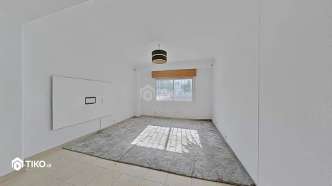 Apartamento T1 para Venda em Baixa da Banheira e Vale da Amoreira