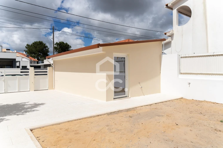 Moradia T3 para Venda em Quinta do Anjo Foto 17