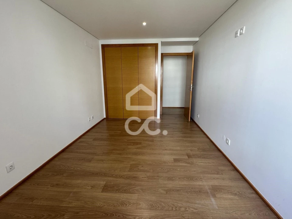 Apartamento T2 para Arrendamento em Loures Foto 21
