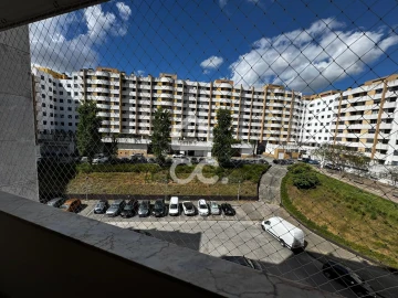 Apartamento T2 para Arrendamento em Loures