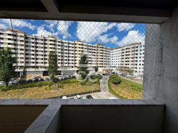 Apartamento T2 para Arrendamento em Loures