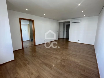 Apartamento T2 para Arrendamento em Loures
