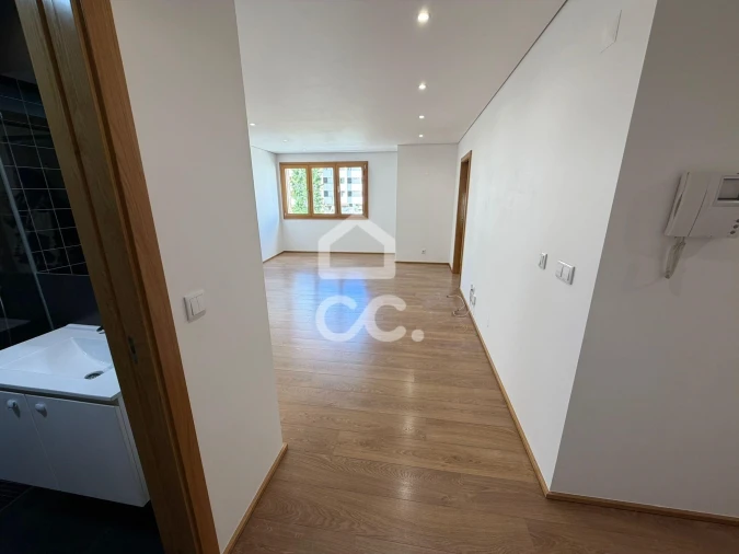 Apartamento T2 para Arrendamento em Loures Foto 2