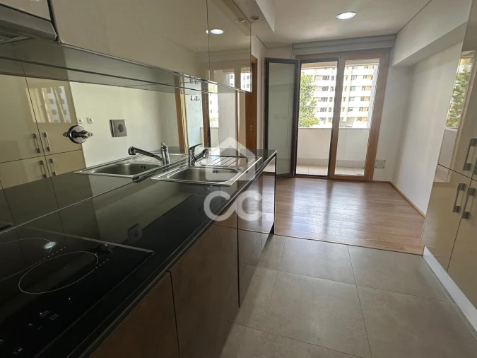Apartamento T2 para Arrendamento em Loures Foto 9