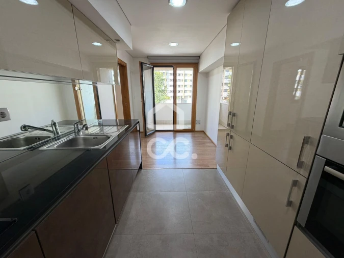 Apartamento T2 para Arrendamento em Loures Foto 8