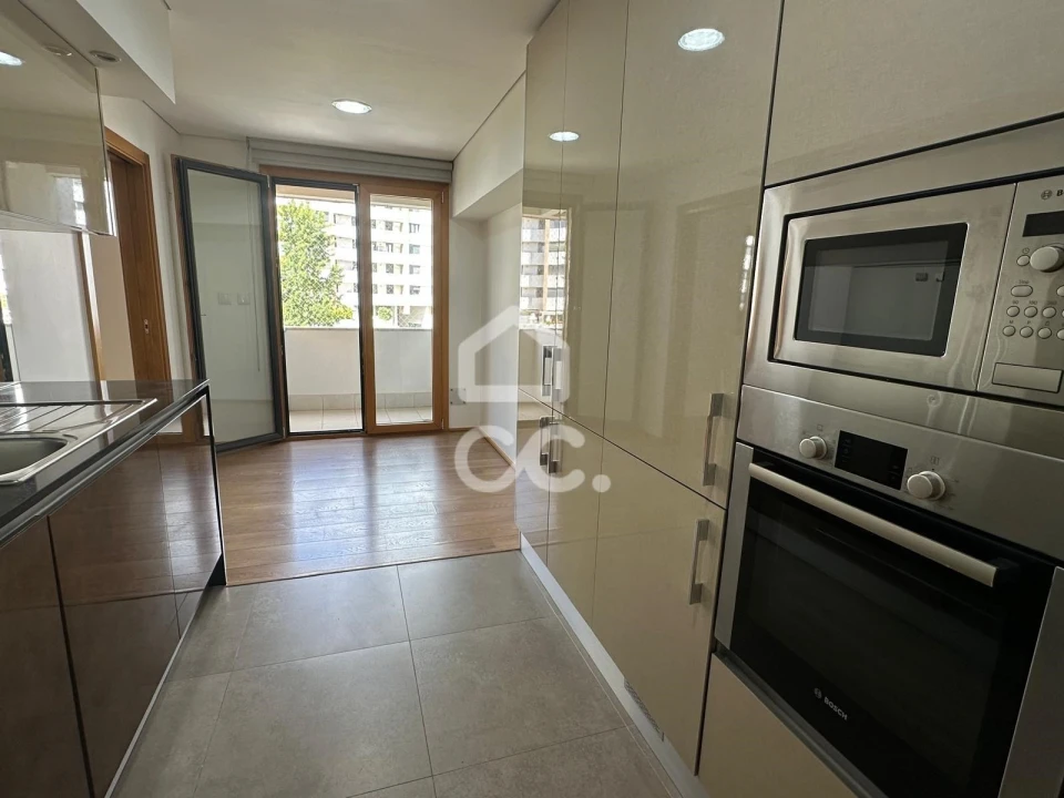 Apartamento T2 para Arrendamento em Loures Foto 10