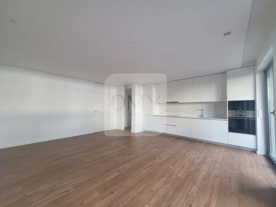 Apartamento T1 para Arrendamento em Nossa Senhora da Conceição, São Pedro e São Dinis Foto 1