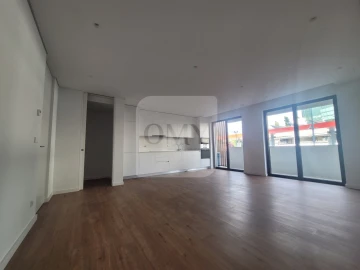 Apartamento T1 para Arrendamento em Nossa Senhora da Conceição, São Pedro e São Dinis