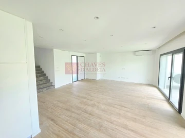 Moradia T3 para Venda em Santa Iria de Azoia, São João da Talha e Bobadela