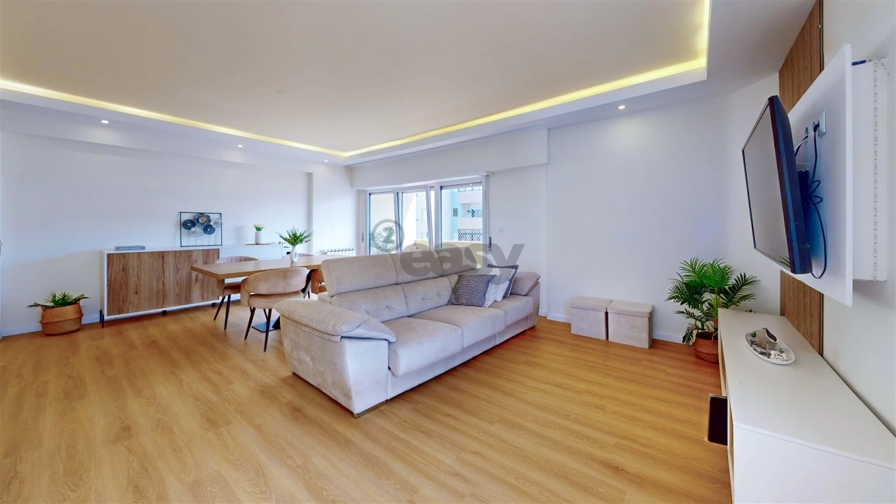 Apartamento T2 para Venda em Póvoa de Santa Iria e Forte da Casa Foto 6