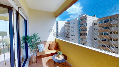 Apartamento T2 para Venda em Póvoa de Santa Iria e Forte da Casa