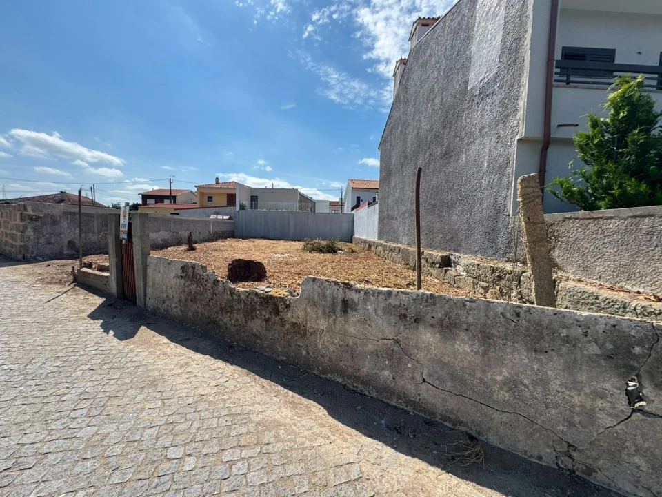 Terreno para Venda em Vilar e Mosteiró Foto 16