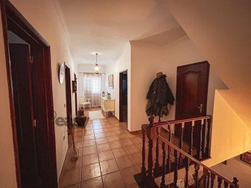 Moradia T4 para Venda em São Bartolomeu do Outeiro e Oriola