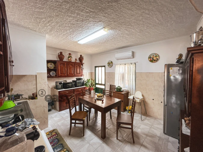 Moradia T4 para Venda em São Bartolomeu do Outeiro e Oriola Foto 4