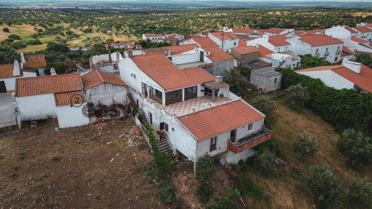 Moradia T3 para Venda em São Bartolomeu do Outeiro e Oriola Foto 2