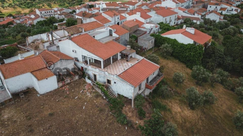 Moradia T3 para Venda em São Bartolomeu do Outeiro e Oriola