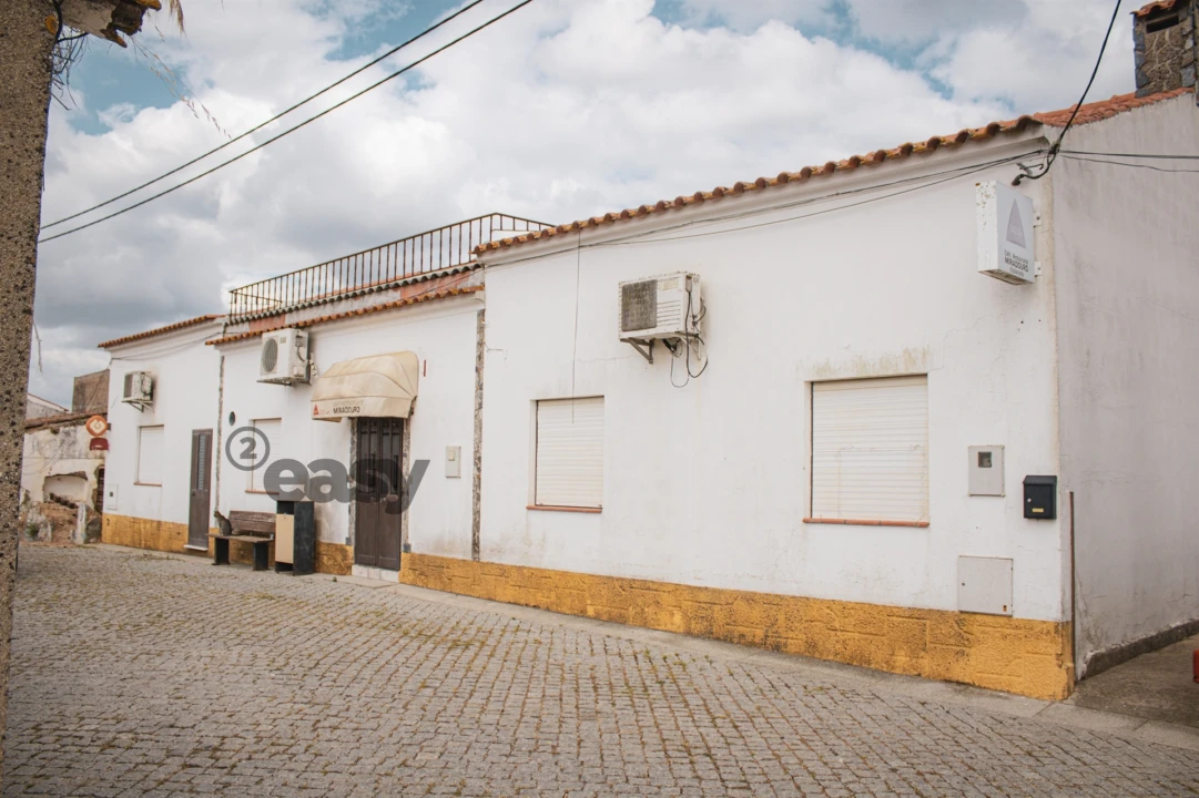 Moradia T3 para Venda em São Bartolomeu do Outeiro e Oriola Foto 1