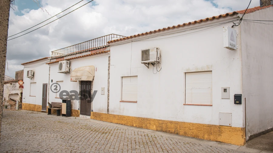 Moradia T3 para Venda em São Bartolomeu do Outeiro e Oriola