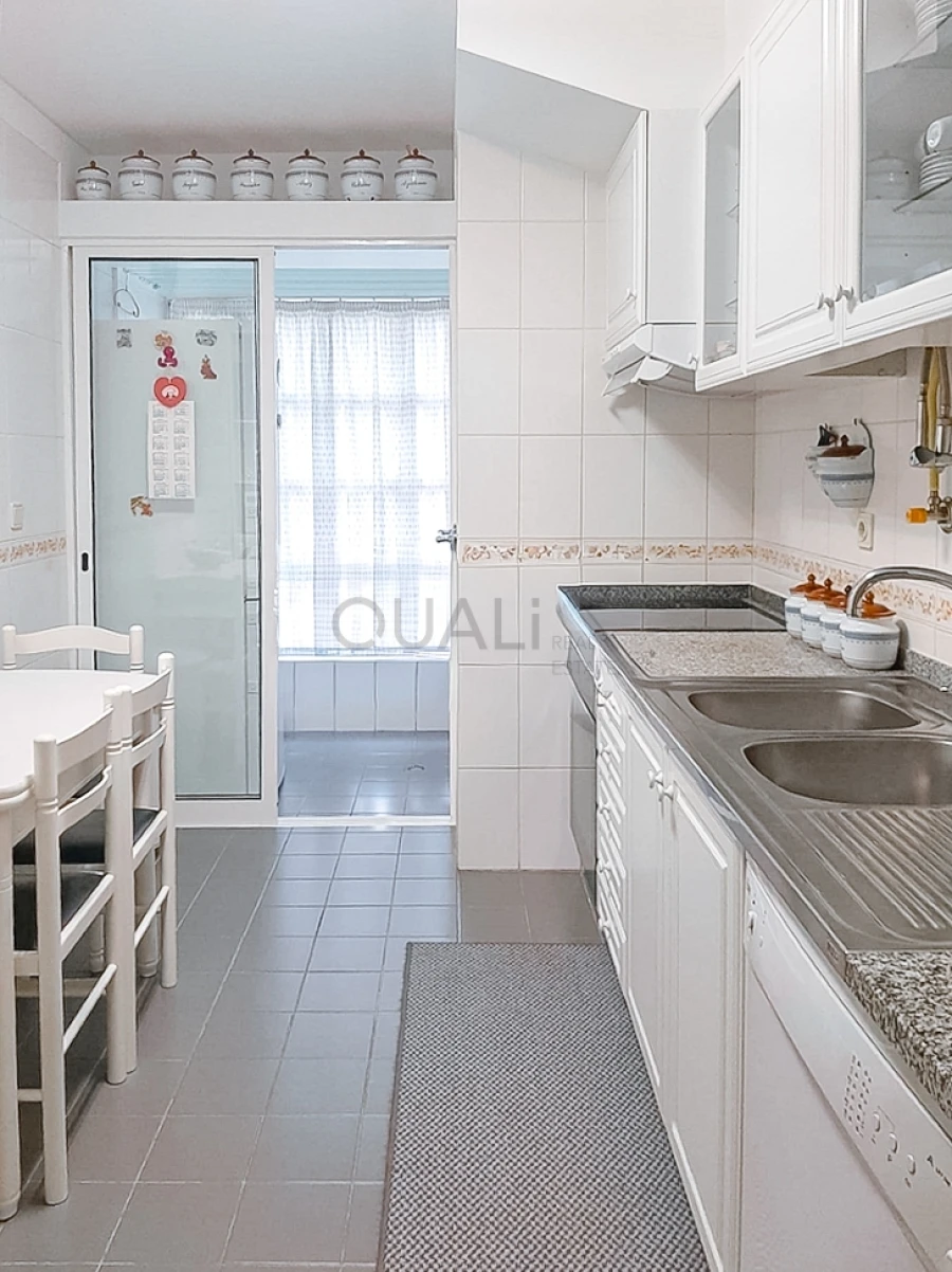 Apartamento T3 para Arrendamento em São Martinho Foto 4
