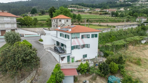 Moradia T6 para Venda em Tagilde e Vizela (São Paio)