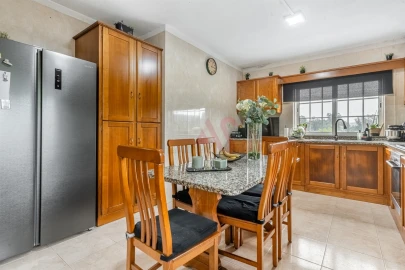 Moradia T6 para Venda em Tagilde e Vizela (São Paio)