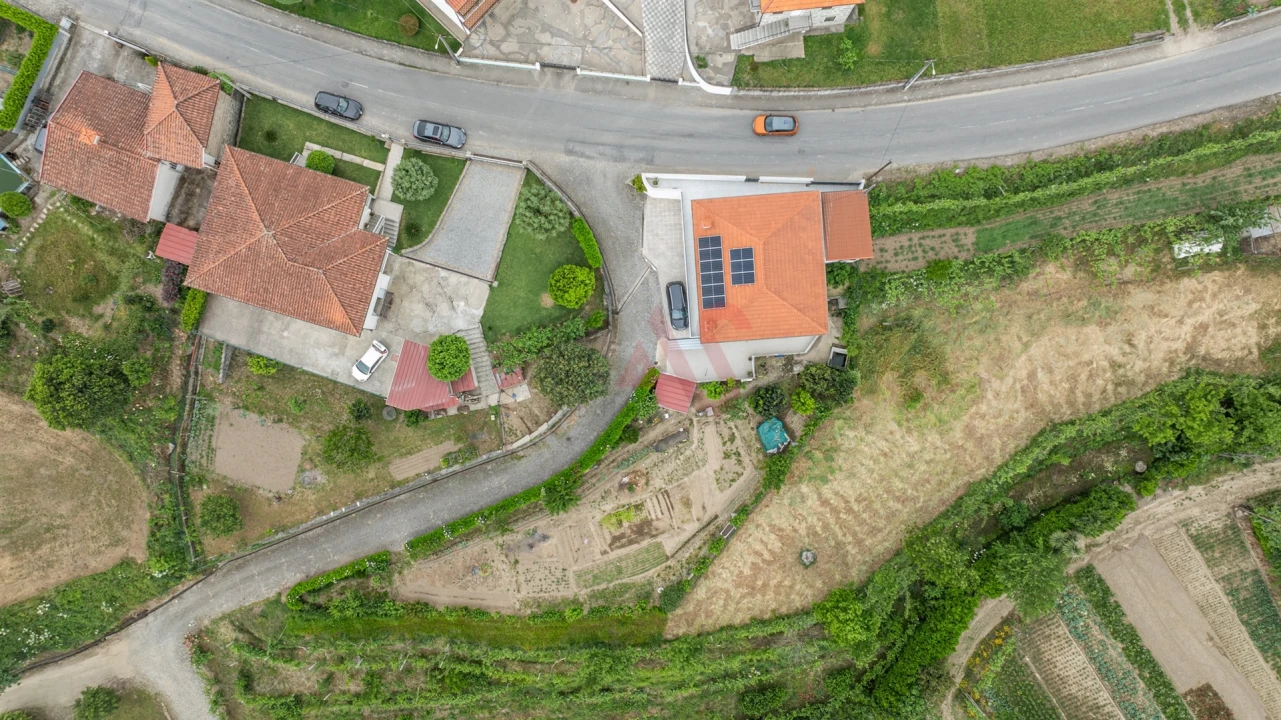 Moradia T6 para Venda em Tagilde e Vizela (São Paio) Foto 3