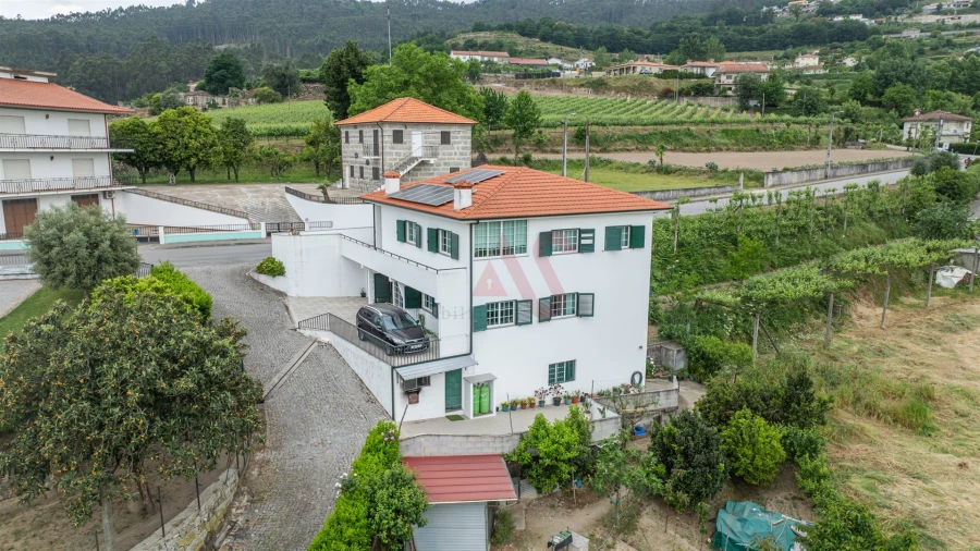 Moradia T6 para Venda em Tagilde e Vizela (São Paio)