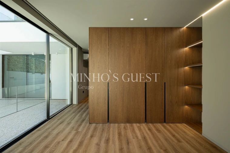 Apartamento T1 para Arrendamento em Braga (São José de São Lázaro e São João do Souto) Foto 7