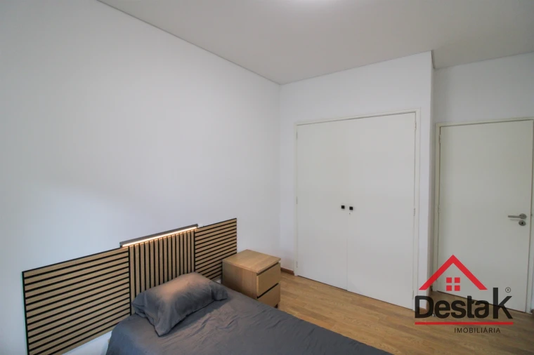 Apartamento T5 para Arrendamento em Viseu Foto 18