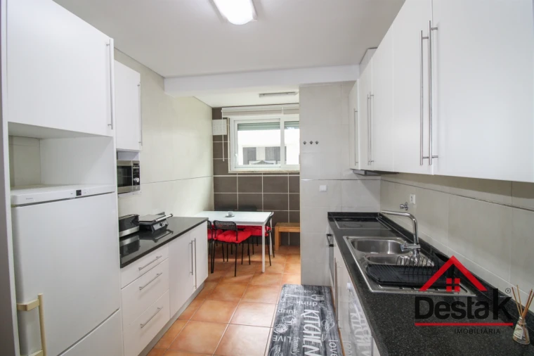 Apartamento T5 para Arrendamento em Viseu Foto 6