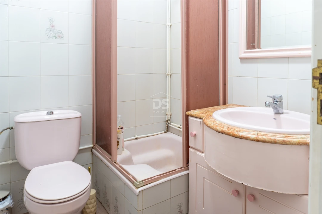 Apartamento T3 para Venda em Santo Antonio dos Olivais Foto 7
