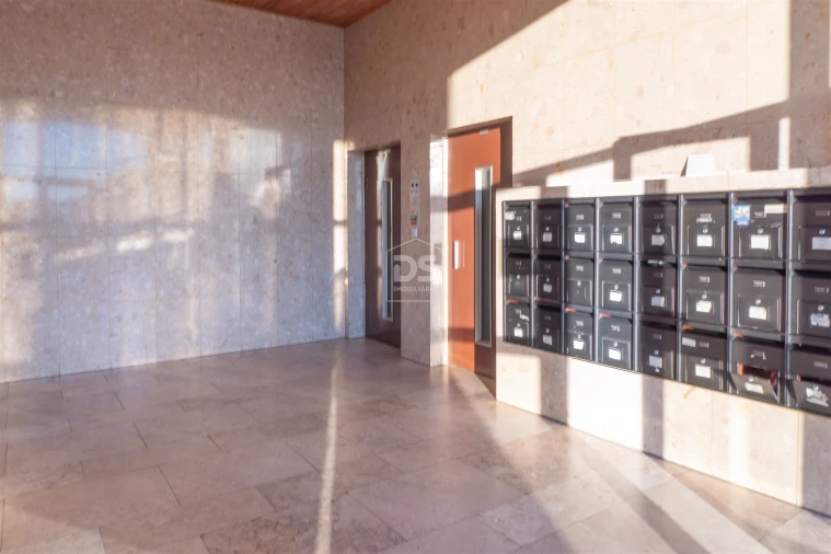 Apartamento T3 para Venda em Santo Antonio dos Olivais Foto 10