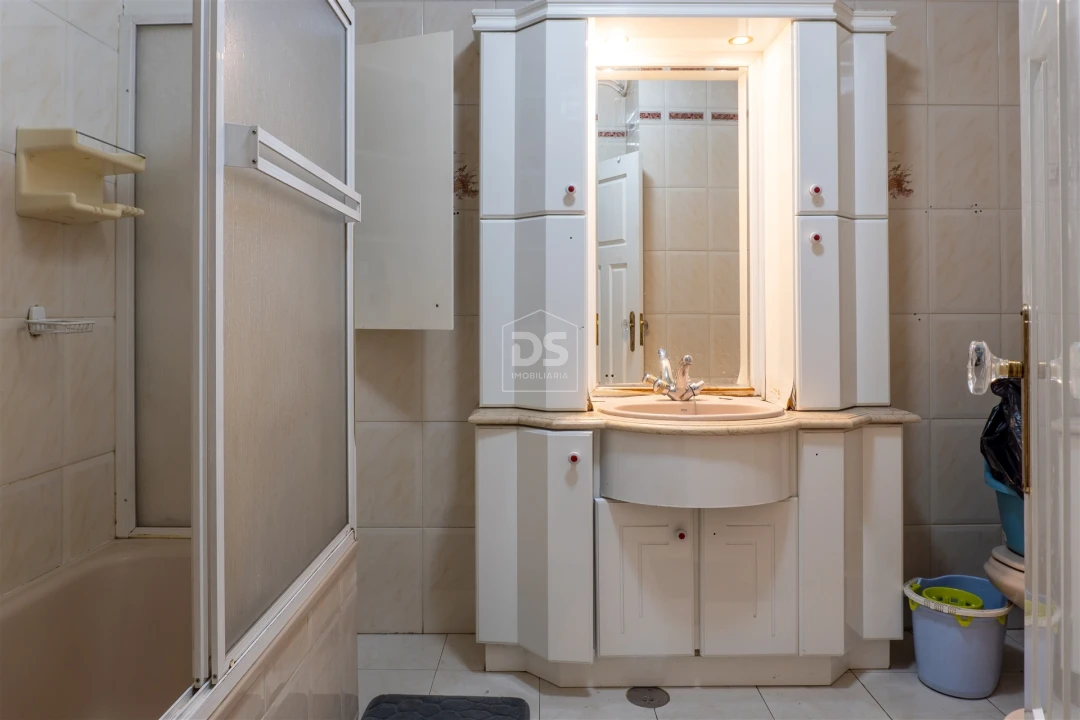 Apartamento T3 para Venda em Santo Antonio dos Olivais Foto 6