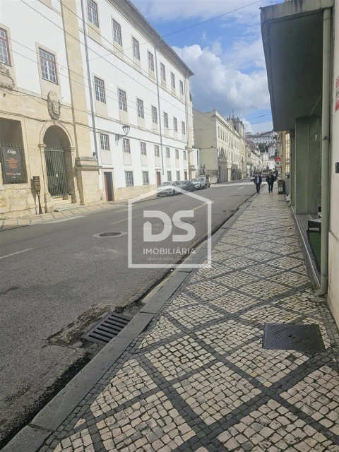 Loja para Venda em Sé Nova, Santa Cruz, Almedina e São Bartolomeu