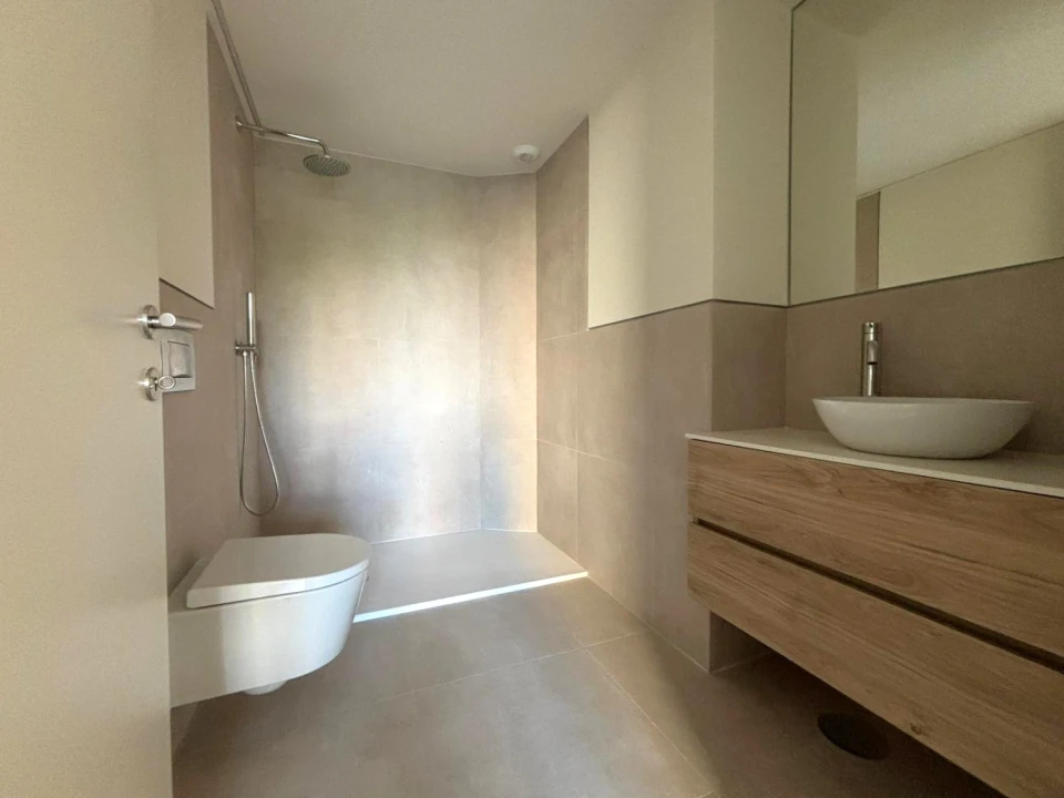 Apartamento T1 para Arrendamento em Ramalde Foto 12