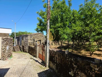 Moradia T7 para Venda em Penso e Freixinho