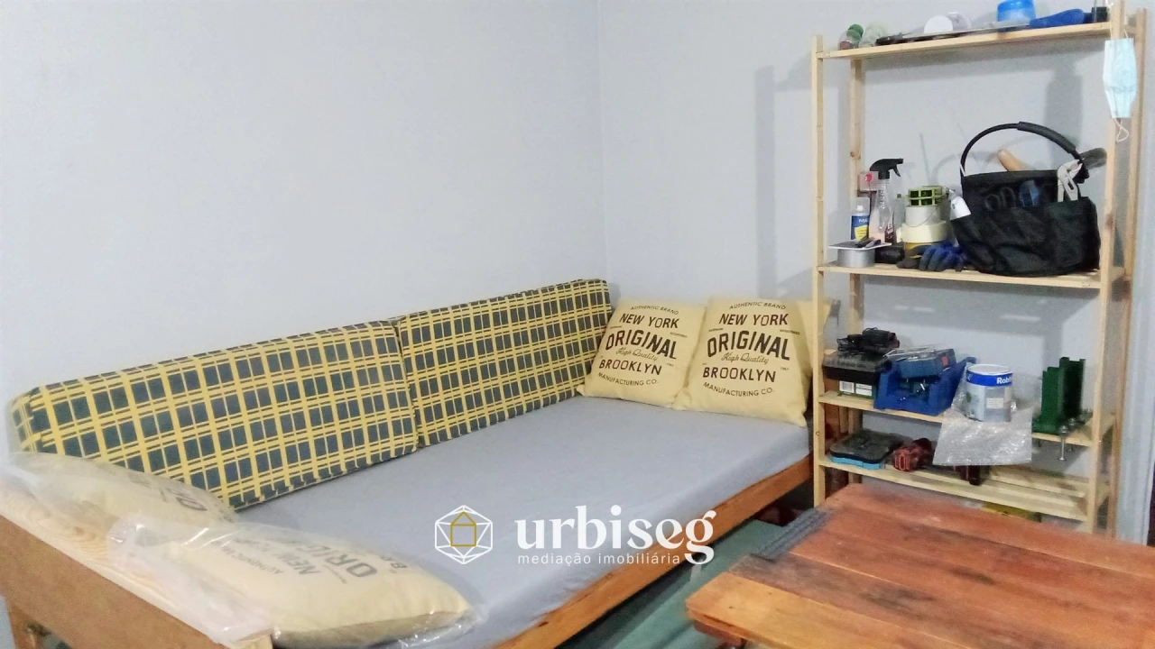 Garagem para Venda em Buarcos Foto 8
