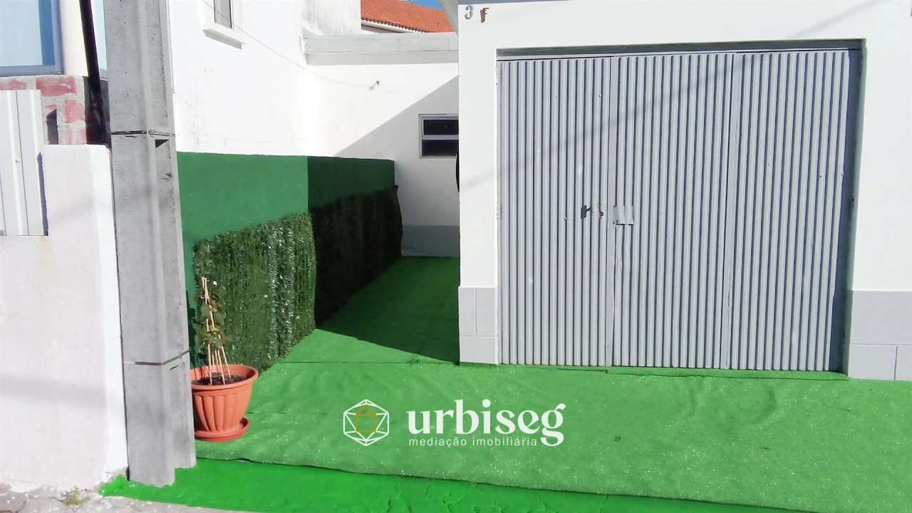 Garagem para Venda em Buarcos Foto 2