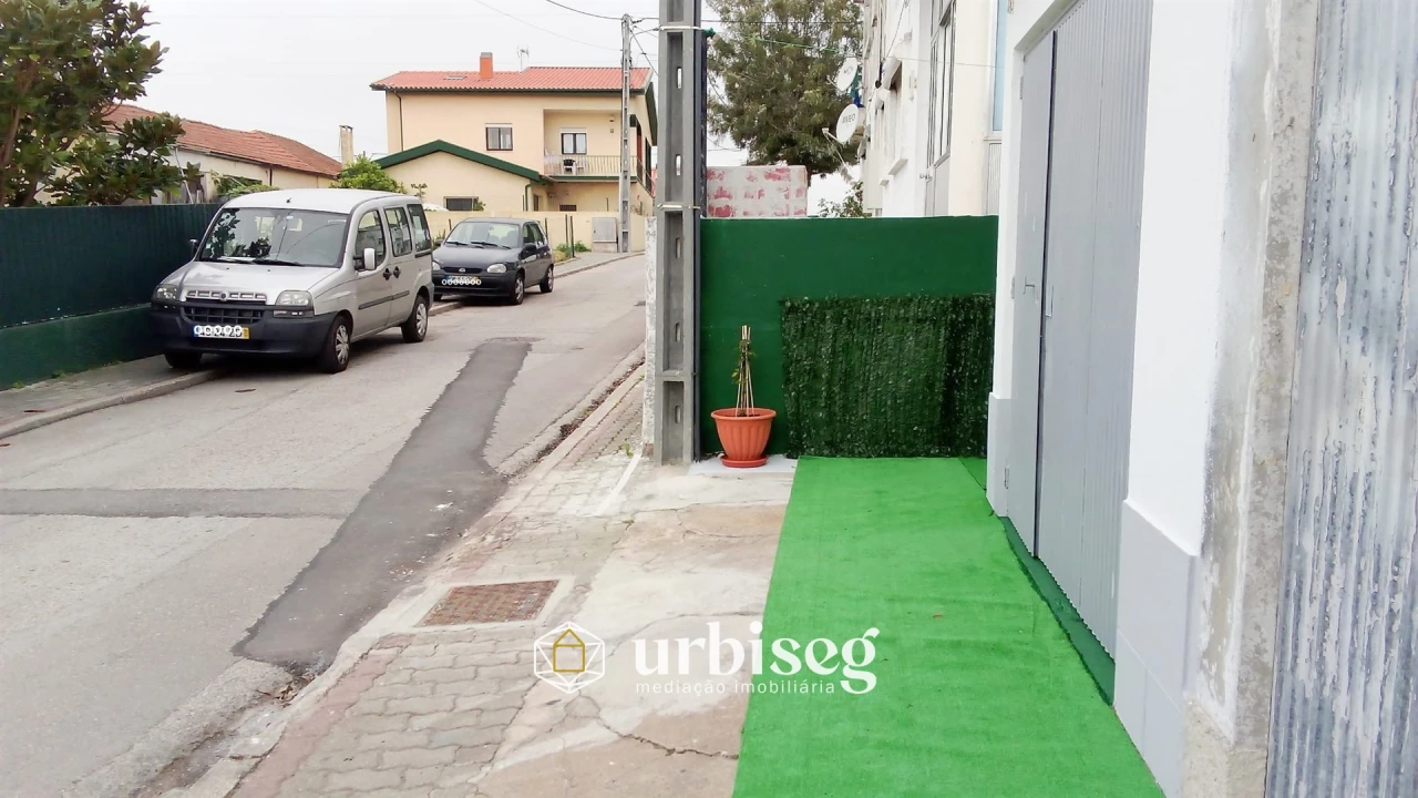 Garagem para Venda em Buarcos Foto 4