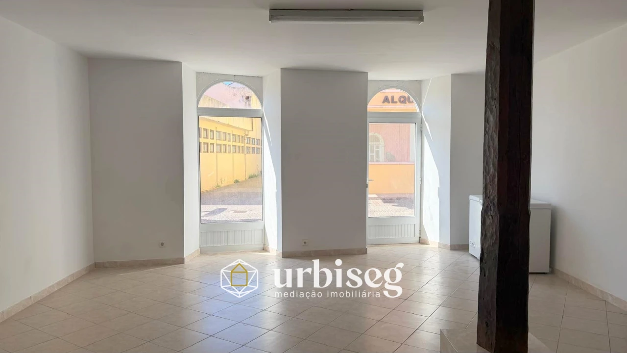 Moradia T5 para Venda em Alqueidão Foto 46