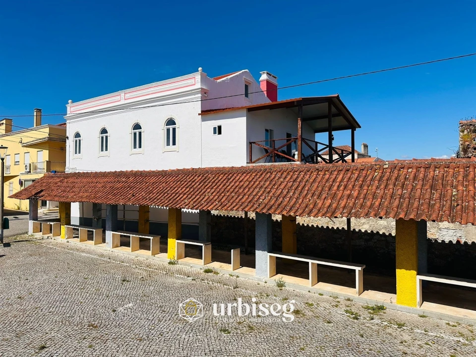 Moradia T5 para Venda em Alqueidão Foto 3