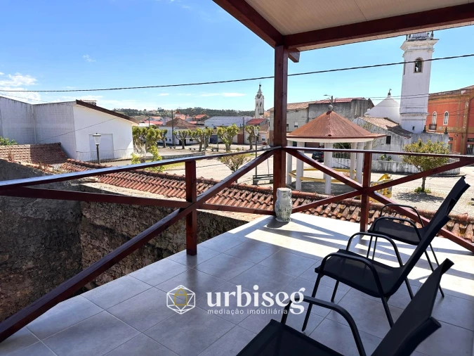 Moradia T5 para Venda em Alqueidão Foto 19