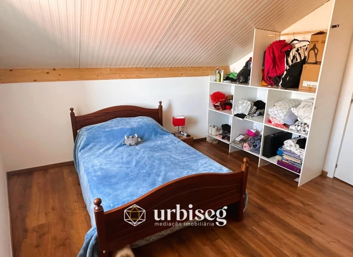 Moradia T5 para Venda em Alqueidão Foto 44