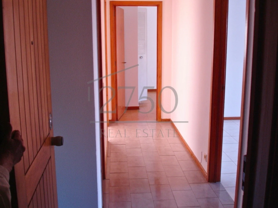 Apartamento T2 para Venda em Algueirão-Mem Martins Foto 1