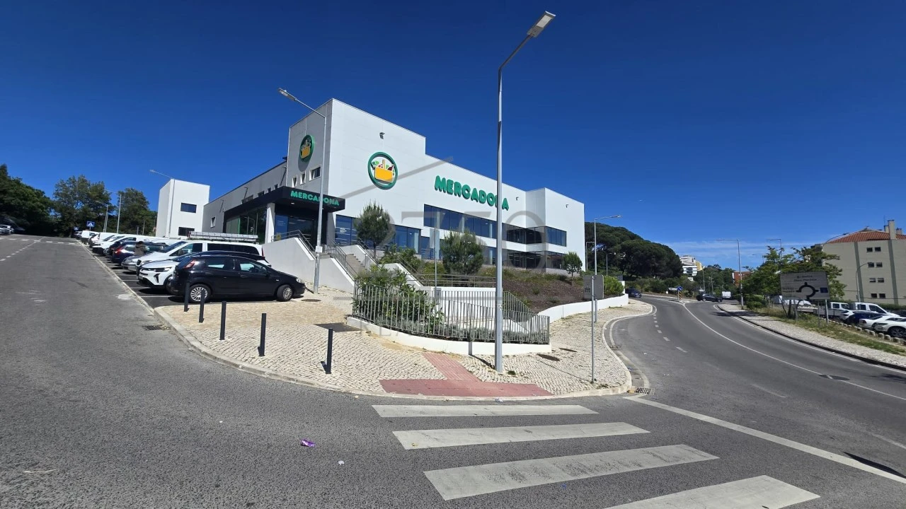 Apartamento T2 para Venda em Algueirão-Mem Martins Foto 2