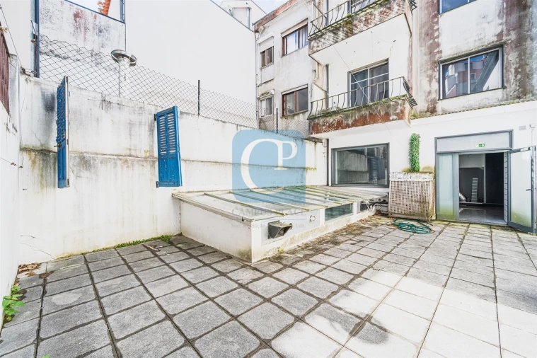 Loja para Arrendamento em Lordelo do Ouro e Massarelos Foto 13