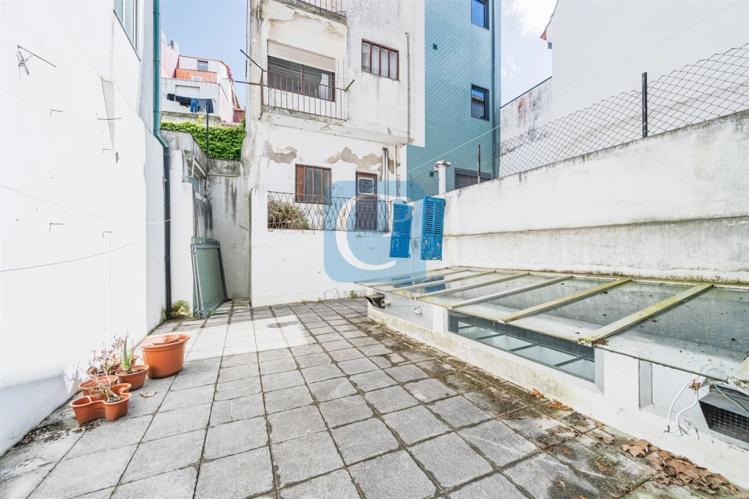 Loja para Arrendamento em Lordelo do Ouro e Massarelos Foto 12