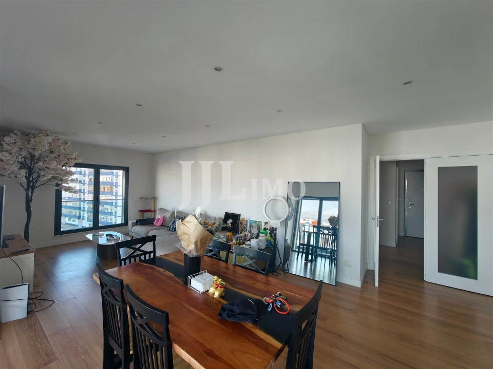 Apartamento T4 para Venda em Laranjeiro e Feijó Foto 25