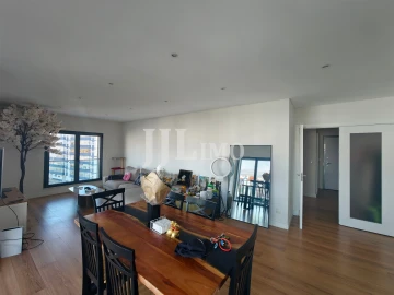 Apartamento T4 para Venda em Laranjeiro e Feijó