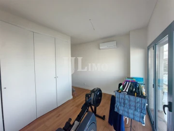 Apartamento T4 para Venda em Laranjeiro e Feijó
